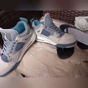 Jordan retro 4s